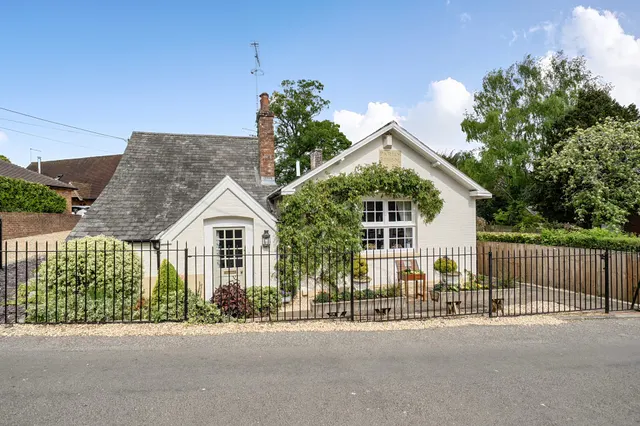 The Old School, Lees Hill, South Warnborough, RG29 1RW, photo 1