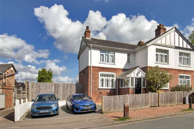 Mereworth Road, Tunbridge Wells, Kent, TN4 9PL, photo 1