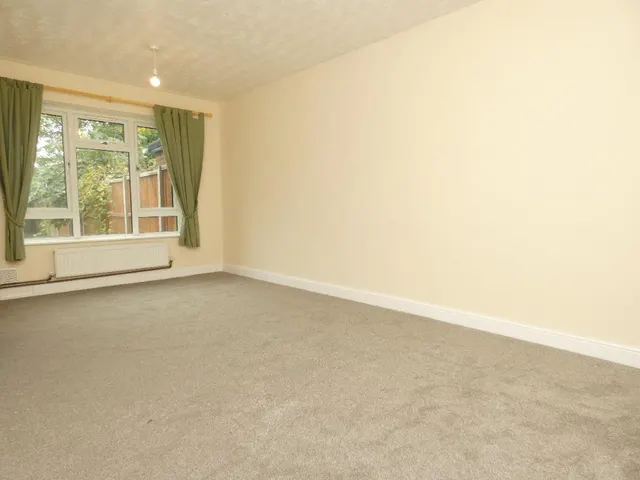 Photo 3 — Cholwell Road, Stevenage, SG2