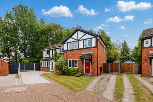Landore Close, Radcliffe, Manchester, M26 2TB, photo 1