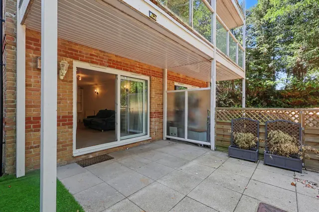 Photo 2 — Park Court, Bournemouth Road