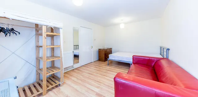Haverstock Road, NW5, photo 2