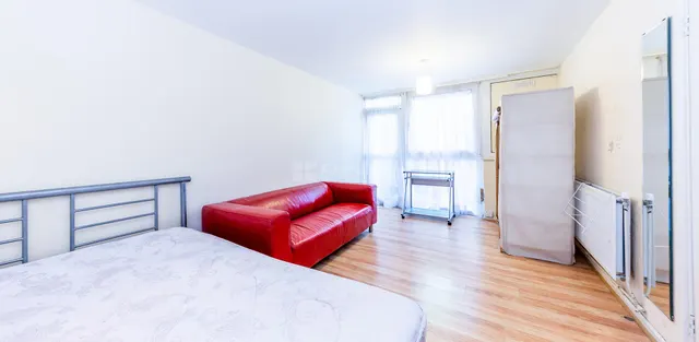 1 bedroom flat, Haverstock Road, NW5