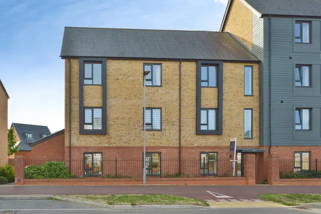 Barrosa Way, Whitehouse, Milton Keynes, Buckinghamshire, MK8, photo 1