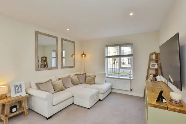Photo 2 — Barrosa Way, Whitehouse, Milton Keynes, Buckinghamshire, MK8