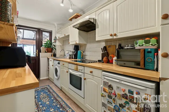 Warwick Drive, Bury St Edmunds, IP32, photo 3