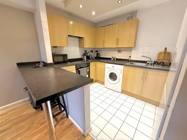 Photo 3 — Abbey Mews, Dunstable LU6 3PJ