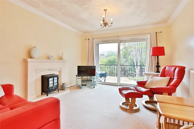 West Cliff Road, West Cliff, BH4, photo 2