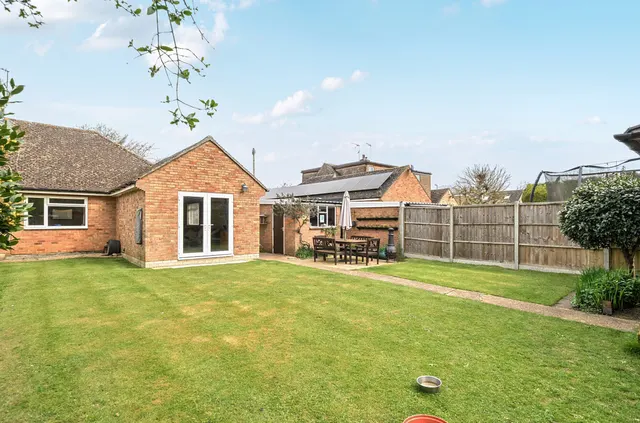 Billingshurst, RH14 9TD, photo 1