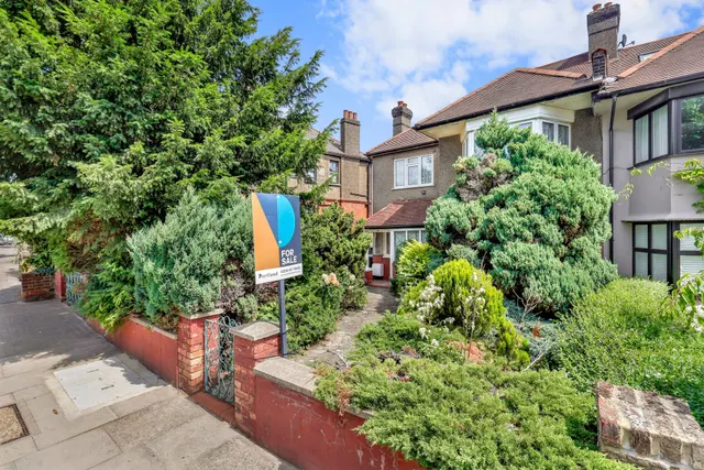 Chambers Lane, London, NW10, photo 1