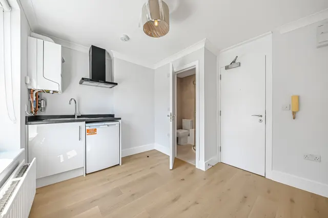 Loveridge Road, London, NW6, photo 1