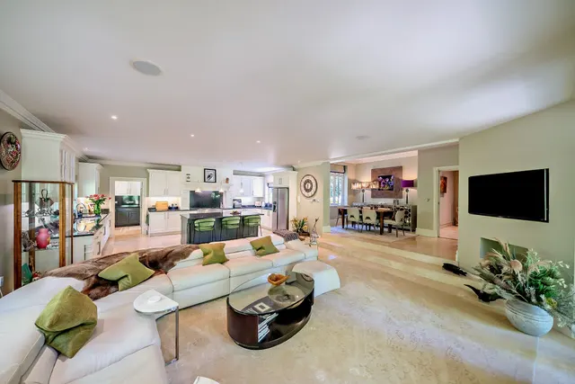 Larch Avenue, Ascot, SL5, photo 2