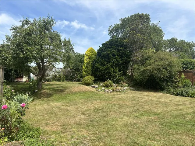 Photo 3 — Bucks Hill, Kings Langley, Hertfordshire, WD4 9AS