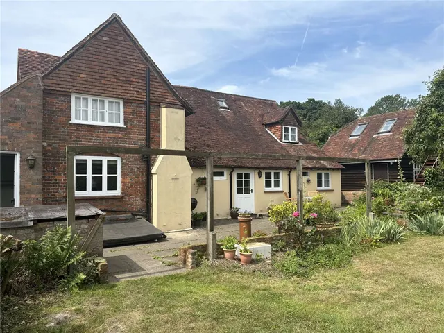 Bucks Hill, Kings Langley, Hertfordshire, WD4 9AS, photo 1