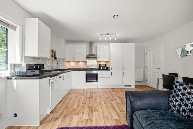 Photo 2 — Alderson Grove Hersham, Walton-On-Thames KT12 5EG