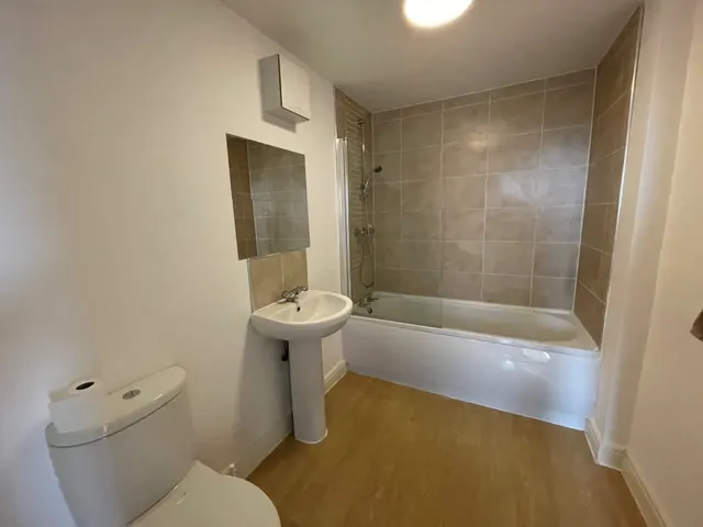 Mere Bank, Liverpool, L17, photo 2