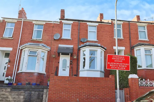 Porthkerry Road, Barry, photo 1