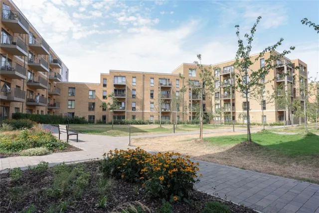 Royal Engineers Way, Mill Hill, NW7, photo 1