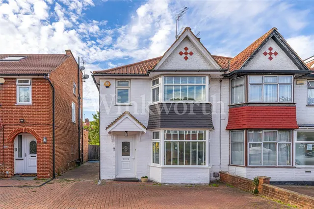 Cheviot Gardens, London, NW2, photo 1