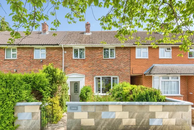 Penhill Drive, Swindon, photo 1