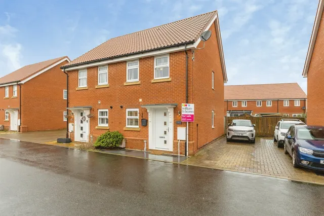 Wellington Road, Attleborough, photo 1