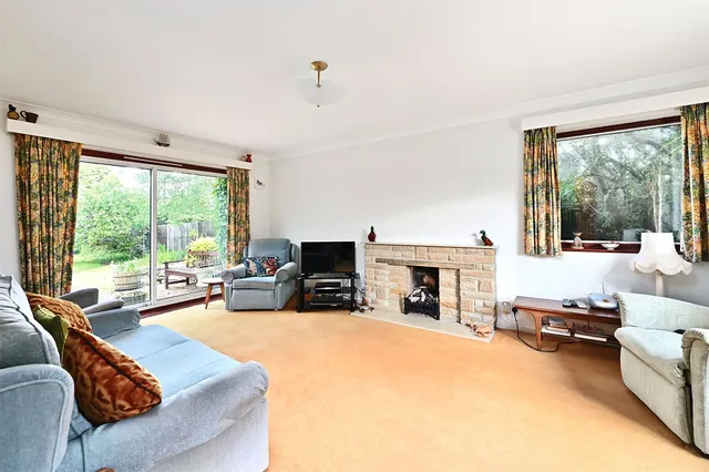 Photo 3 — Dinorben Close, Fleet, Hampshire, GU52 7SL