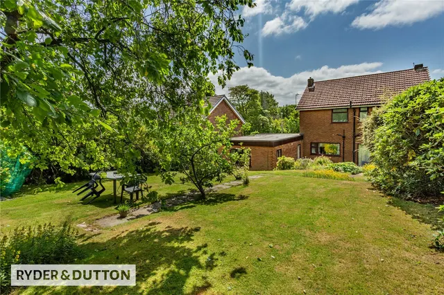 Thorncliffe Park, Royton, OL2, photo 3