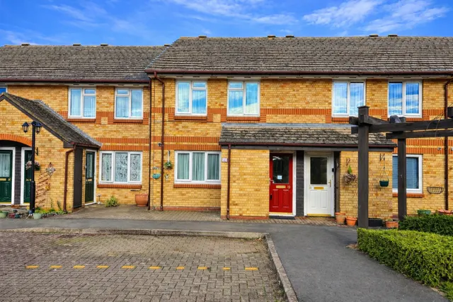 Auriol Drive, Hillingdon, UB10, photo 1