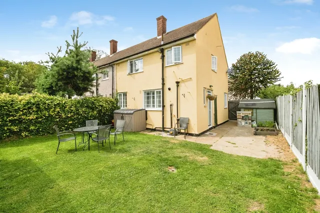 Photo 2 — Hamble Lane, South Ockendon, RM15