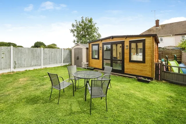 Photo 3 — Hamble Lane, South Ockendon, RM15