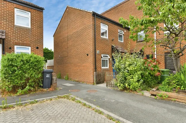 Barnard Court, Wells, BA5, photo 1