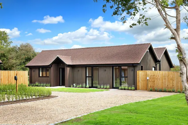 Rookery Meadow, Holmer Green, HP15, photo 1