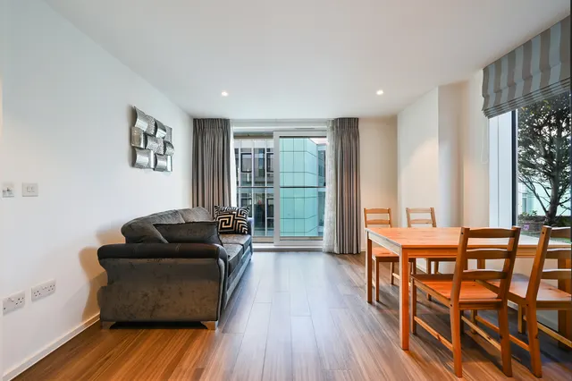 Buckhold Road, London, SW18, photo 3