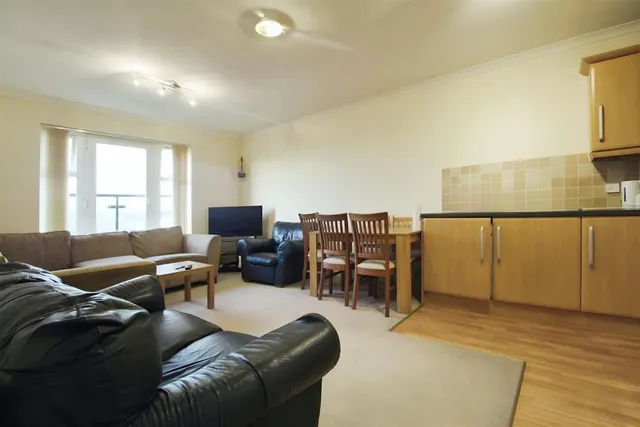 Bower Way, Slough, photo 3