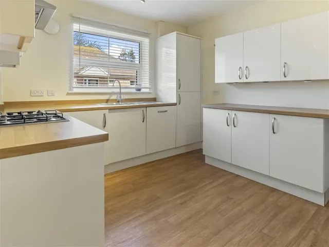 Photo 2 — Glenbarrie Way, Ferring, Worthing