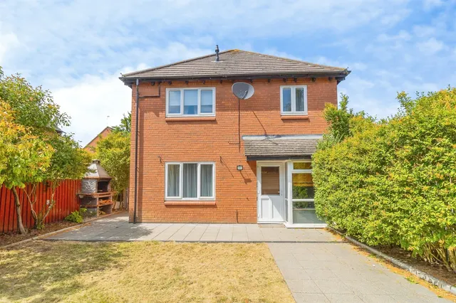 Cadeby Court, Broughton, MK10, photo 2