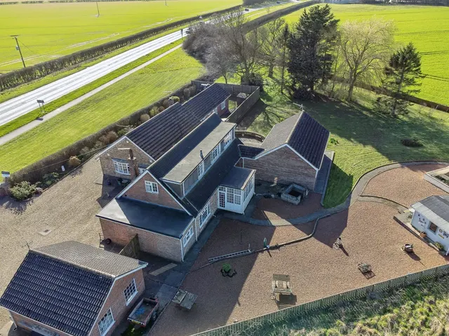 Routh, Beverley, photo 1