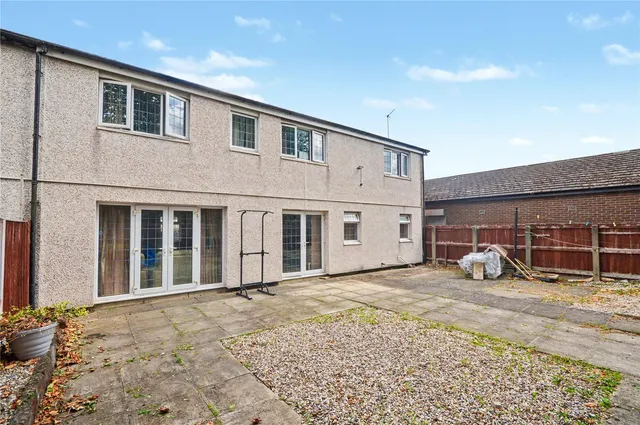Rocheford Grove, Leeds, LS10, photo 1