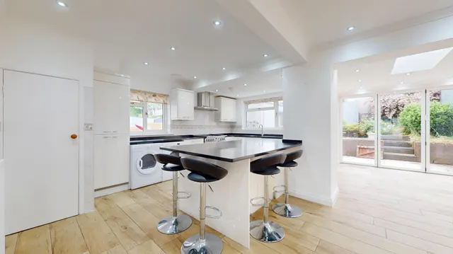 Woodfield Avenue, Radyr, CF15, photo 1