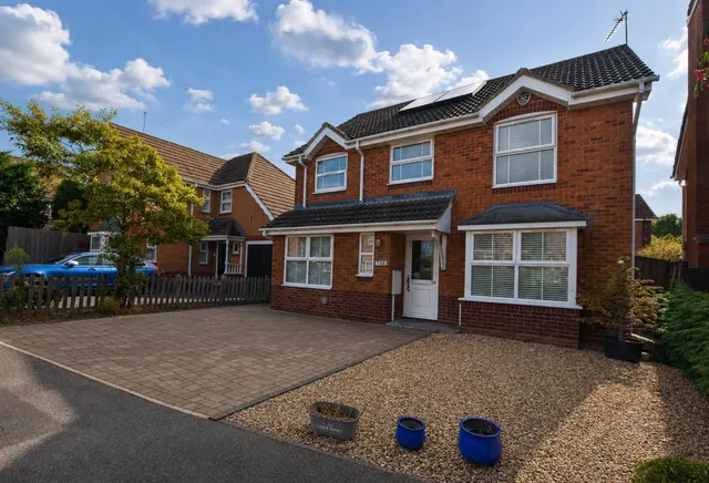 Longmeadow, Wootton Fields, photo 1