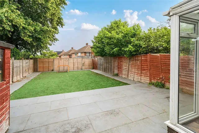 Photo 3 — Burrell Close, Shirley, CR0