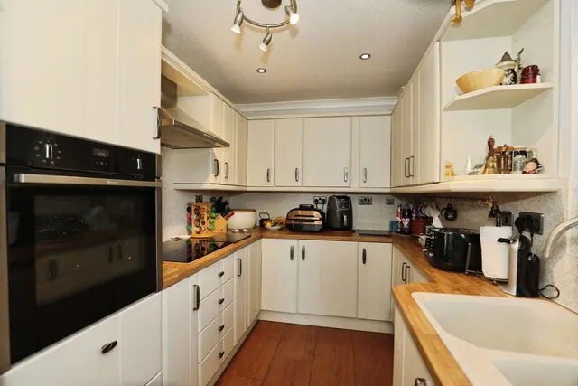 Photo 3 — Hanbury Close, CREWE, Cheshire, CW2