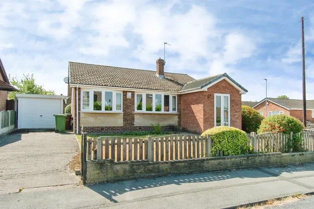 Avon Walk, Featherstone, Pontefract, photo 1
