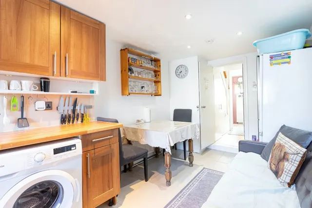 Photo 2 — Malvern road, Tottenham