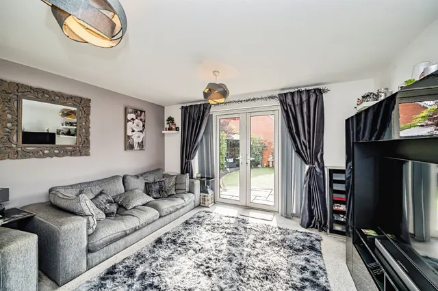 Barge Crescent, Broughton, HP22, photo 2
