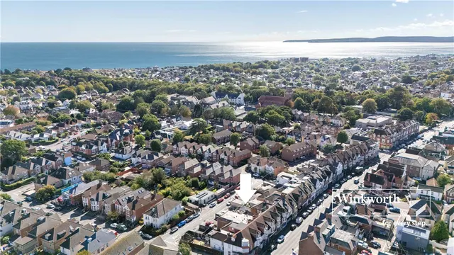 Christchurch Road, Bournemouth, BH7, photo 1