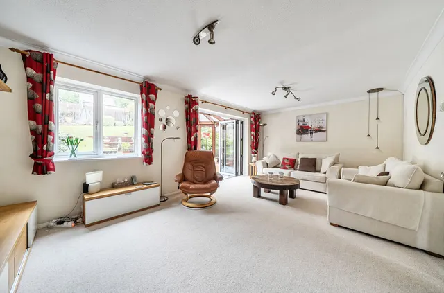 Photo 2 — Reedham Drive, Purley CR8 4DS