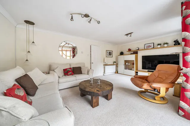 Photo 3 — Reedham Drive, Purley CR8 4DS