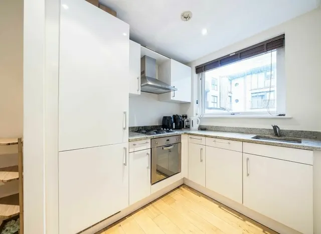 Photo 3 — Kilburn Lane, Kensal Rise, W10