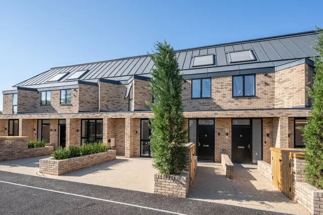 4 Winston Close, Haynt Walk, London, photo 1